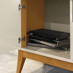 Rack Morgan para TV Ate 75 Polegadas 2 Portas EDN Cedro Off White Detalhe Porta
