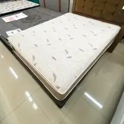 Colchao Amsterda Queen D33 Com Molas Ensacadas 30x198x158 Sobral Rezende Foto Real