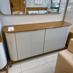 Buffet Serena Com 4 Portas E Pes De Madeira Macica New Ceval Foto Real