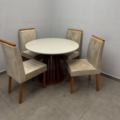Mesa De Jantar Ilheus Redonda 110cm Com 4 Cadeiras California Em Linho Estofadas Lj Moveis 43586