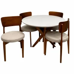 Mesa De Jantar Simpatia Com Vidro Redonda 108cm Com 4 Cadeiras Maldivas Em Linho Madeira Jcm Cinamomo Off White Com Tecido Bege 33592