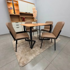 Mesa De Jantar Cronos 110x90cm Com 4 Cadeiras Chicago Em Courino Aco Tubo Minas 26427