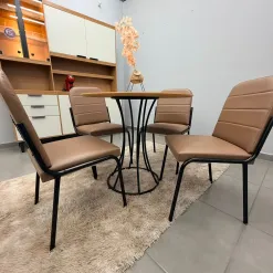 Mesa De Jantar Onix Redonda 90cm Com 4 Cadeiras Chicago Em Courino Aco Tubo Minas 51457